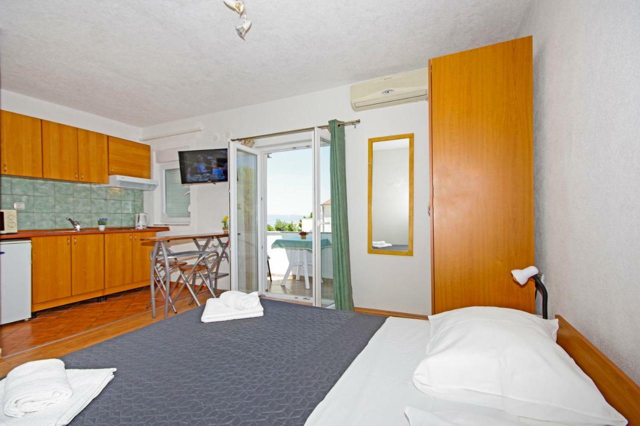 Solis Apartment *